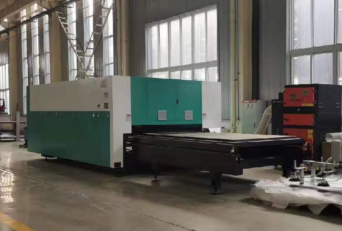 大(dà)功率激光(guāng)切割機